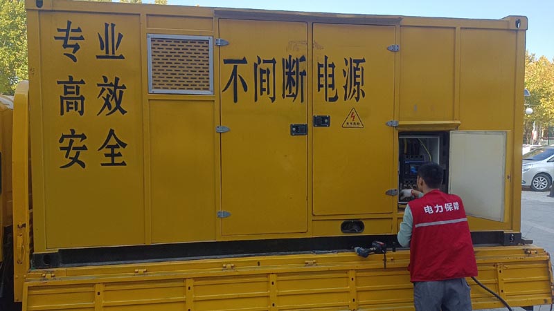 郧西柴油发电机组和UPS电源配合使用时，如何避免切换过程中的电力中断？