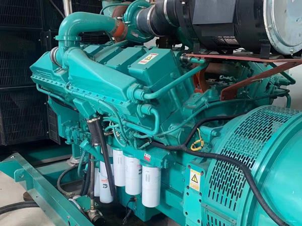 郧西更换100kW柴油发电机组机油时，需要注意哪些事项？