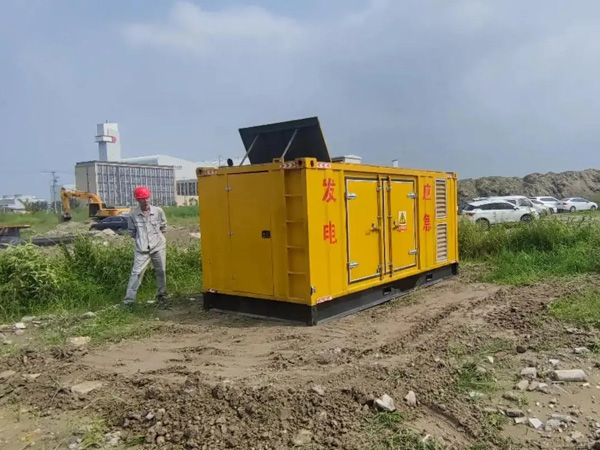 郧西如何判断柴油发电机组的电瓶是否处于充满电状态？