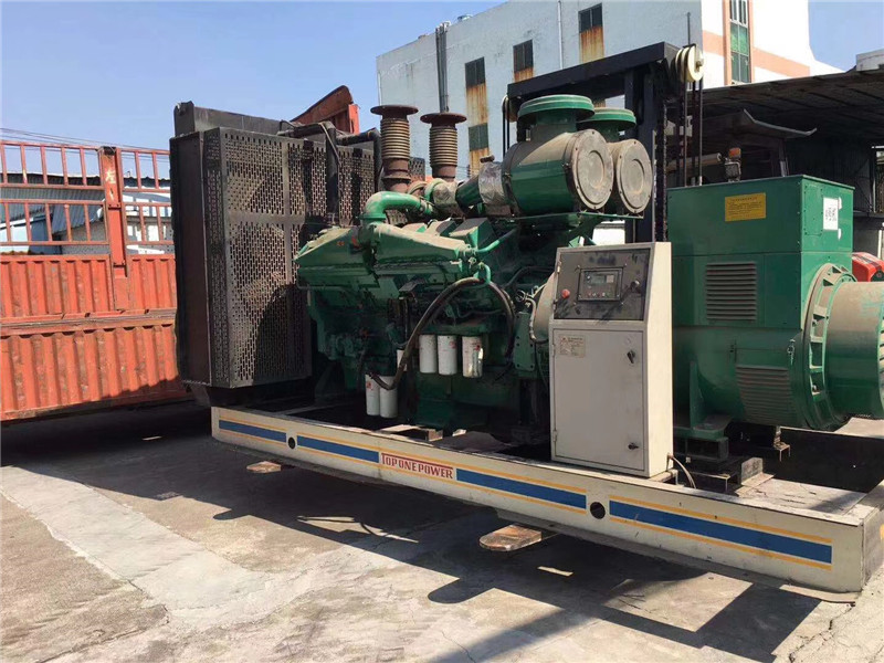 郧西如何判断柴油发电机组的机油温度是否达到了合适的预热温度？